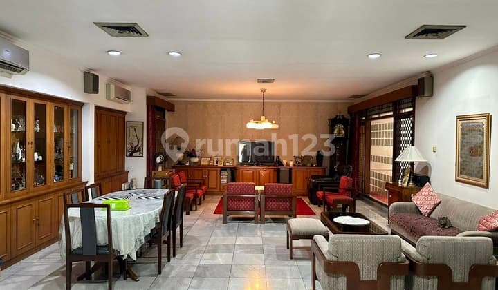 Rumah Kavling Besar Di Kebayoran Baru, Jakarta Selatan