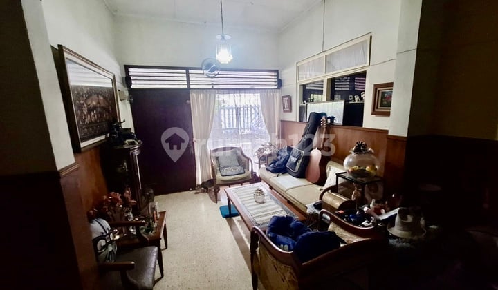 Rumah 2 Lantai di Area Strategis di Kebayoran Baru