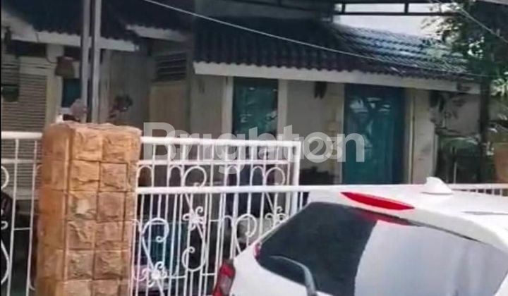 COMFORTABLE TWO-STORY HOUSE FOR LIVING NEAR MALINO HOTEL