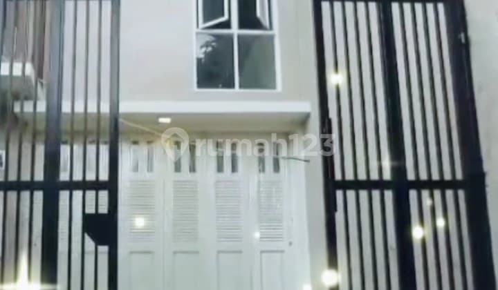 Rumah tiga lantai area Kebun Jeruk,swimming pool siap huni semifurnished 6.51 Milyar nego SHM Baru