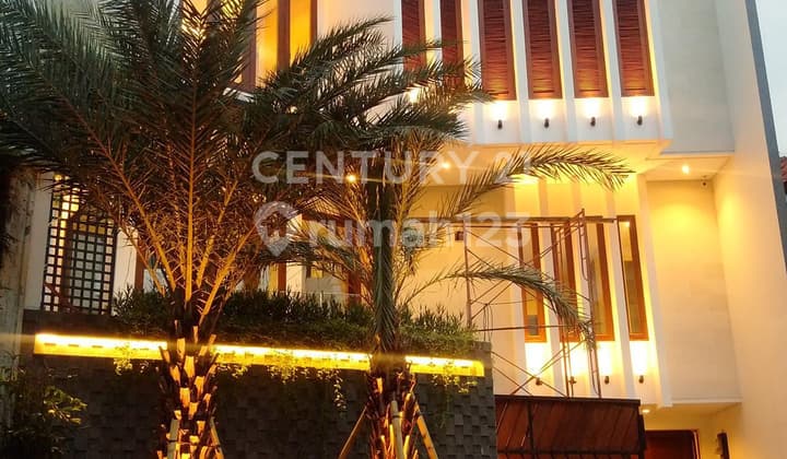Rumah Pondok Indah Mewah Tropical Modern Siap Huni & Strategis di Jakarta Selatan