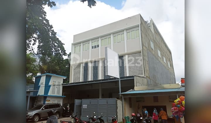 Gedung 4in1 di lokasi strategis Meruya utara Jakarta Barat SHM, kantor, gudang, freezer, lahan kosong siap pakai