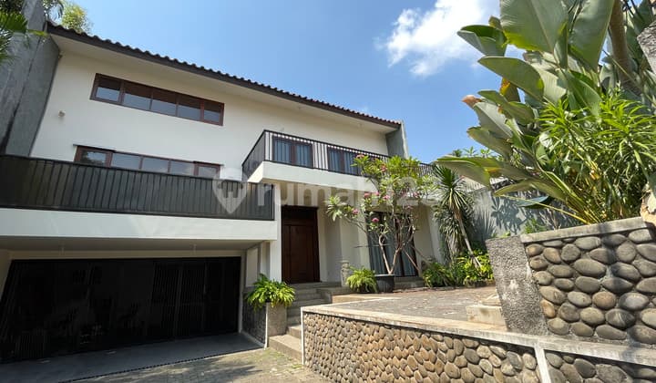 Disewakan rumah siap huni di Kemang, Jakarta selatan