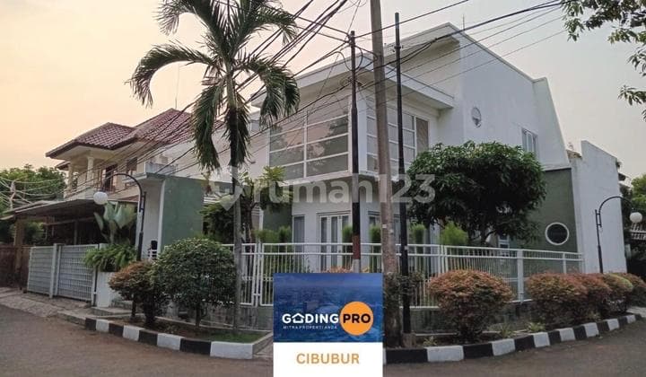 Rumah Hook 2 Lantai Semi Furnish Rapih LT 244 di Taman Laguna Cibubur