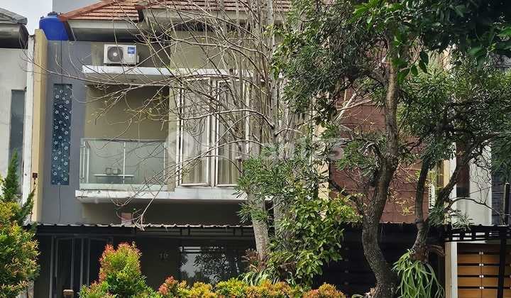 Rumah 2,5 Lantai Rapih Siap Huni Di Citra Gran Cibubur