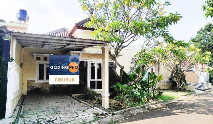 Rumah nuansa Bali ada taman di dalam Taman Kenari Nusantara