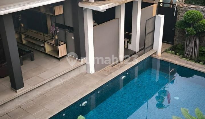 Rumah Full Furnish Fasilitas Kolam Renang Lokasi Dekat Tol Cijago Depok
