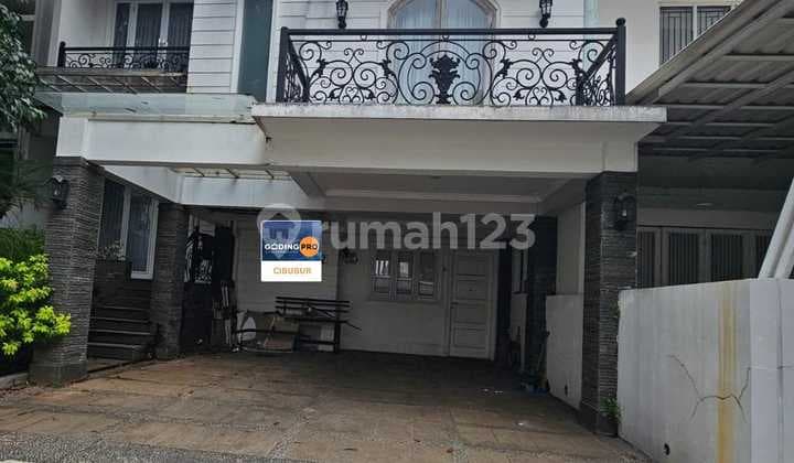 Rumah Rapih 2 Lantai Ada Kolam Renang di Mahogany Residence Cibubur