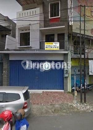 DISEWAKAN RUKO 3 LANTAI DI PUSAT KOTA JEMBER, LOKASI STRATEGIS, BOLEH UNTUK KULINER.