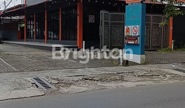 DISEWAKAN CAFE. PARKIR LUAS. DAERAH KULINER RAMAI. DUA ARAH. KEDIRI KOTA