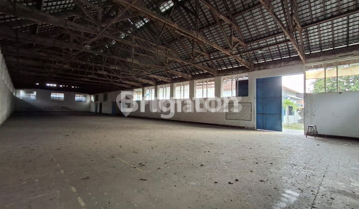 SEWA GUDANG LUAS BLITAR KOTA. ATAP BARU. STRATEGIS.