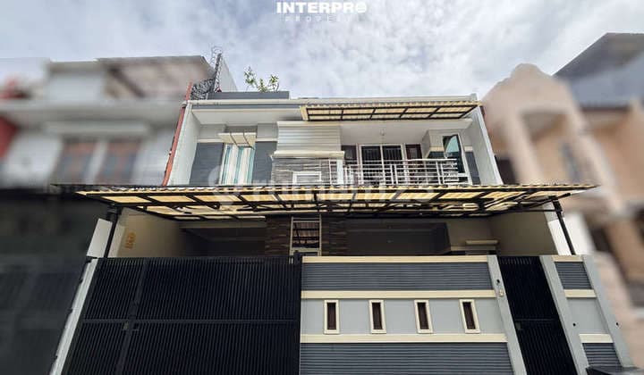 Ready-to-Occupy House for Sale in Tomang, Furnished, Southwest Facing, 137M2