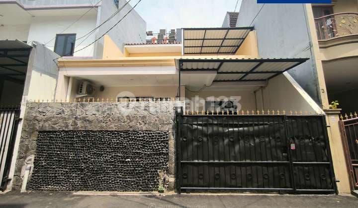 Minimalist Well-Maintained 2-Story House for Sale in Tanjung Duren Land Area 77m2