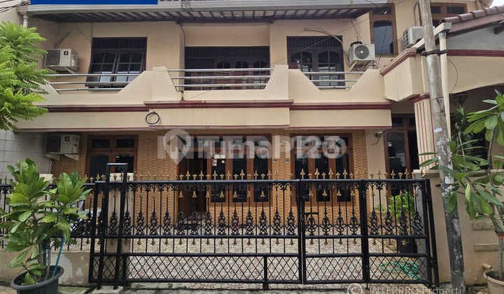 Rumah Dijual Tanjung Duren 2 Lantai - LT 164M2
