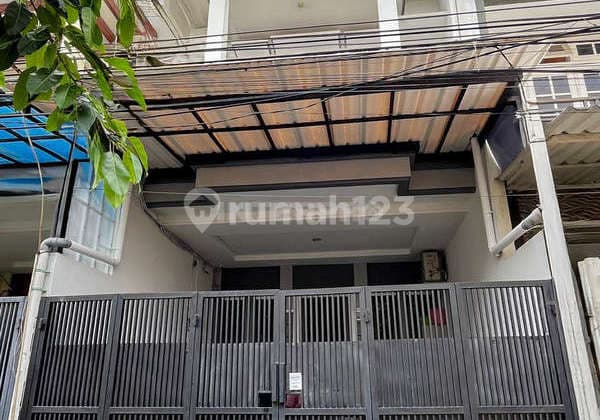 3-Story House for Sale in Tomang, Comfortable and Safe – Land Area 85m2