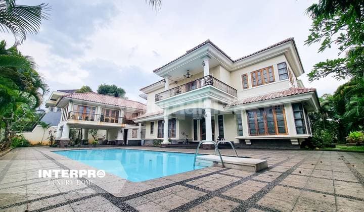 Luxury Hook House for Sale in Taman Kedoya Baru - Land Area 1573m2