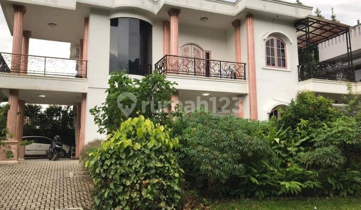 Dijual Rumah Luas,Sejuk, Klasik di Rancamaya Golf Estate