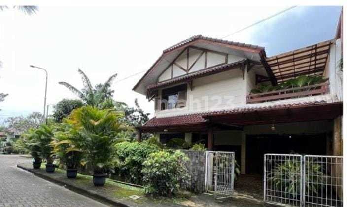 Rumah 2 Lantai Posisi Hook, Halaman Luas Lokasi Villa Cinere Mas