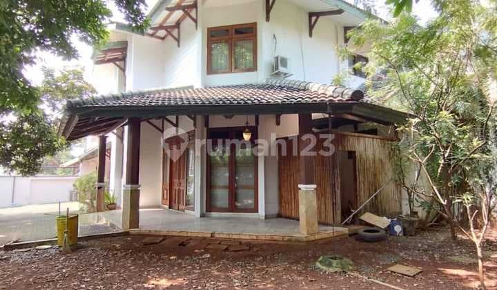 Spacious 912 Meter House in Kemang Dalam, 2 Floors