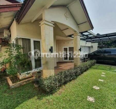 Rumah Asri Dan Nyaman View Pohon Pinus Di Villa Cinere Mas