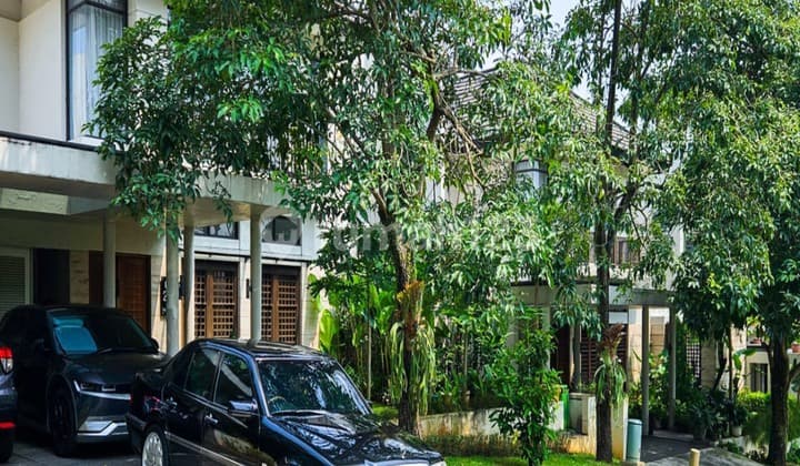 Rumah Mewah Dalam Komplek Mewah di Lebak Bulus
