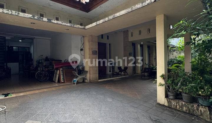 Rumah di Jl. Erlangga Kebayoran Baru Bangunan 2 Lantai Siap Huni, Best Deal