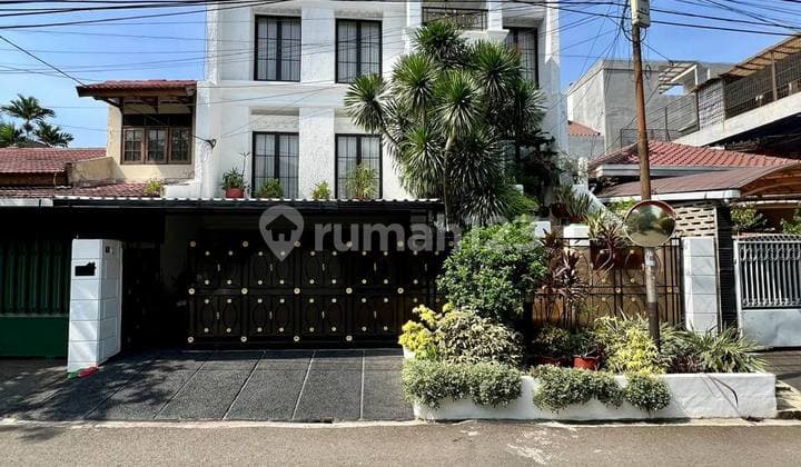 Dijual Cepat Rumah Classic Mediteranian di Jakarta Selatan