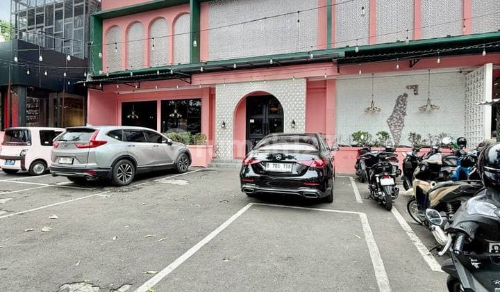 Gedung di Kemang 2 Lantai di Zona Komersil Cocok untuk Usaha