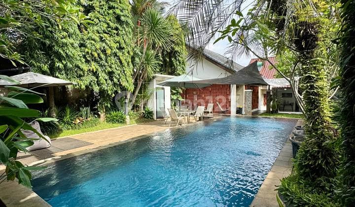 Rumah di Andara Pangkalan Jati, Cozy Vibes Bali Villa Vibes Dalam Cluster One Gate Security