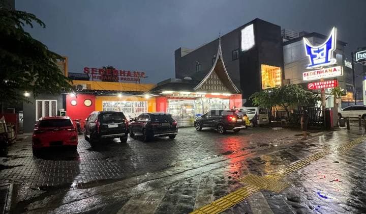 Dijual Gedung Ex. Restaurant Di Jln Margonda Raya, Lt. 660 M2 Shm, Harga 19 M!