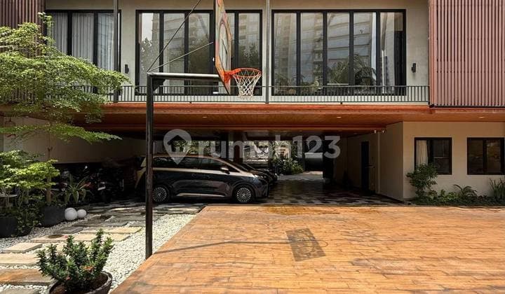 Smart Home 5 Floors with Apartment House Concept + Rooftop, Prime Area