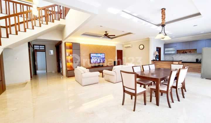 Rumah Mewah Siap Huni dengan Swimmingpool, Lokasi Pondok Indah