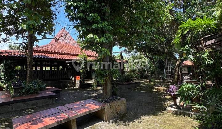 Dijual Rumah dengan Tanah Luas, Lokasi Strategis di Condet