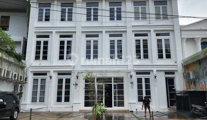 Ready-to-Use Office Building in Kemang Location, SHM 29.5 M Negotiable!