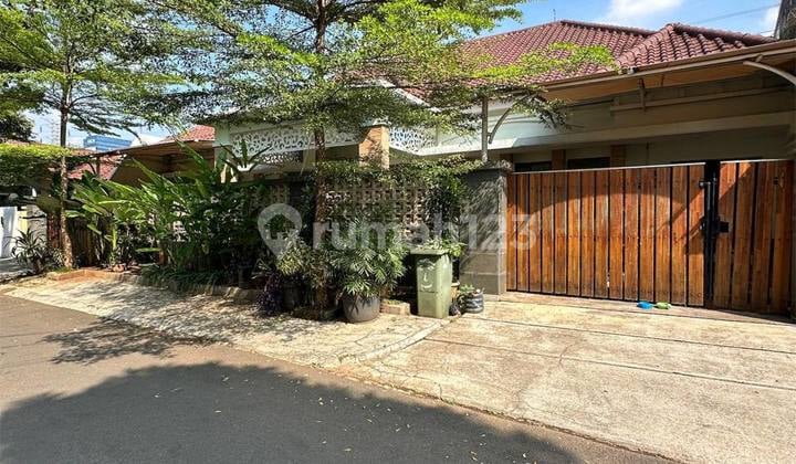 Rumah Cantik dan Asri Dalam Komplek Lokasi Pasar Minggu