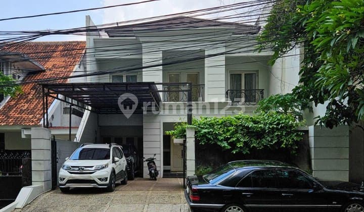 Ready-to-Occupy Secondary House in Kebayoran Baru, Land 325m², 45M Negotiable