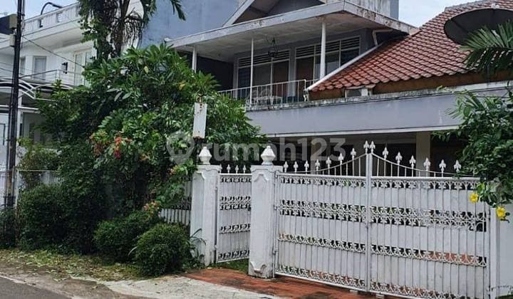 Rumah 2 Lantai Cocok untuk Kost Lokasi Strategis