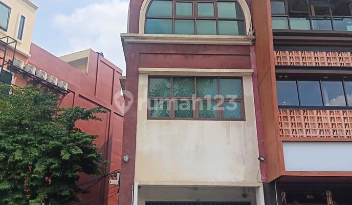 Ruko 4.5 Lantai Siap Pakai Lokasi Strategis Daan Mogot Baru