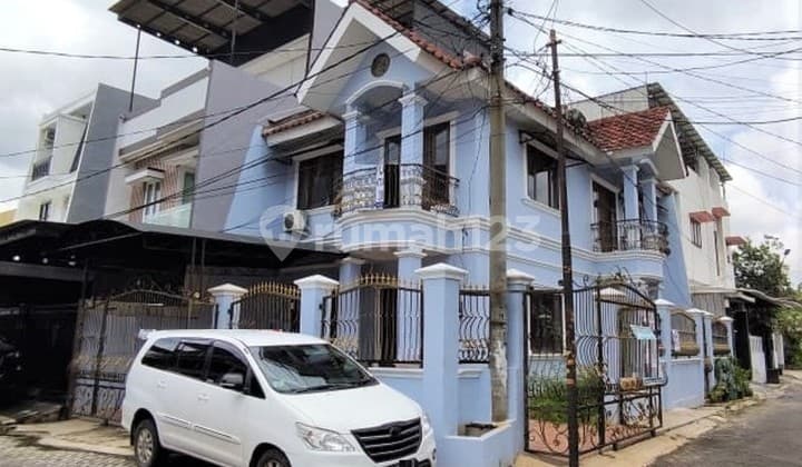 House for sale, Land Area: 147 sqm (9.5x15.5), Building Area: 192 sqm, 3 floors, 3+1 bedrooms, 3 bathrooms, SHM (Certificate) in Citra Garden 5, West Jakarta (JOE)