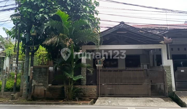 Rumah di Lokasi Strategis di Kosambi Baru, Jakarta Barat