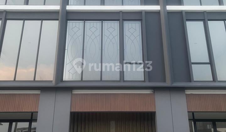 New Ready-to-Occupy Shop House at Hampton Avenue Paramond Gading Serpong, Tangerang
