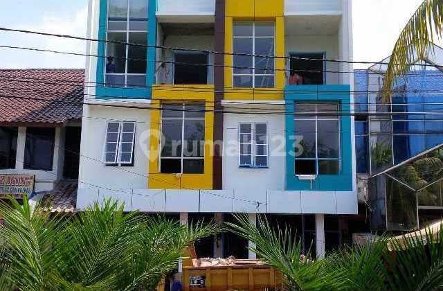 Ruko Siap Pakai Hadap Jalan Raya Serpong Tangerang Selatan