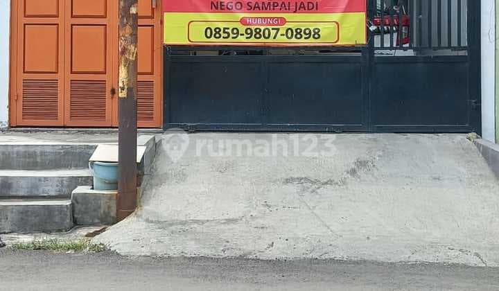 Rumah Luas 2 Lantai Pinggir Jalan Dalam Komplek Perumahan Bisa Untuk Usaha Di Lokasi Sangat Strategis Simprug di Poris Tangerang