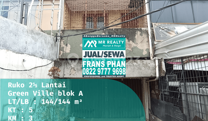 For Sale: 2.5-Story Shop House in Green Ville