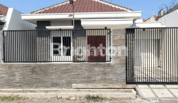 Rumah Bagus Terawat Manyar Tirtoyoso Dekat Manyar Indah, Manyar Kartika, Manyar Jaya, Manyar Tirtomoyo, Manyar Tirtoasri, Manyar Tompotika, Manyar Rejo, Klampis Wisma Mukti