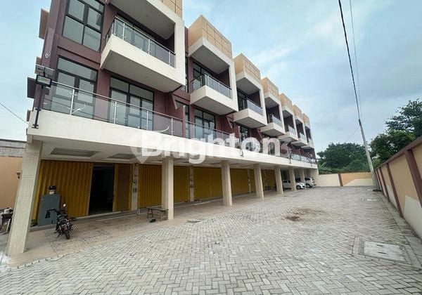 Ruko 3 Lantai Baru Gress Rungkut Menanggal dekat Pondok Tjandra, IR Soekarno, MERR