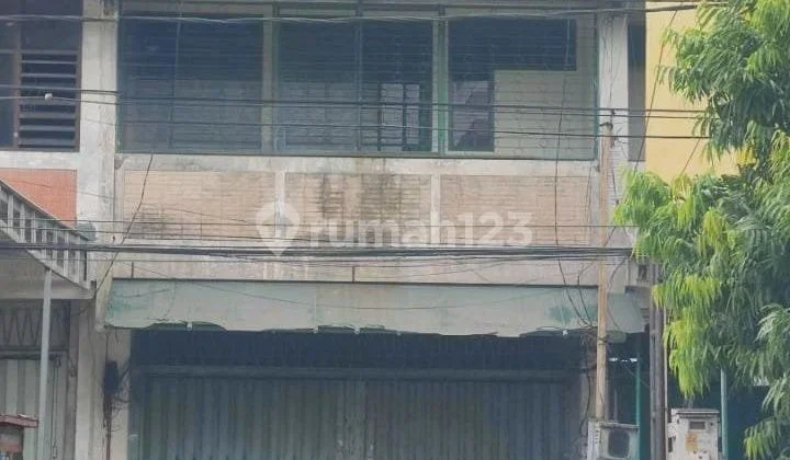 2.5-Storey Shop House in Raya Mulyosari 2.5-Storey Shop House in Raya Mulyosari