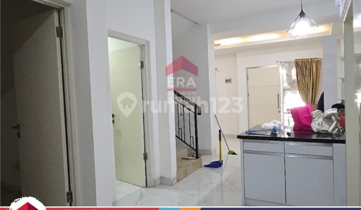 Rumah Cantik Strategis 6x16 Cluster Savana Metland Menteng