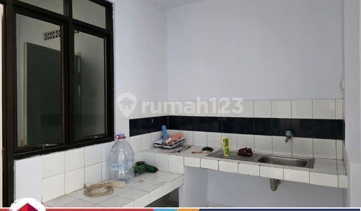 Di jual rumah siap huni letak strategis di METLAND MENTENG
