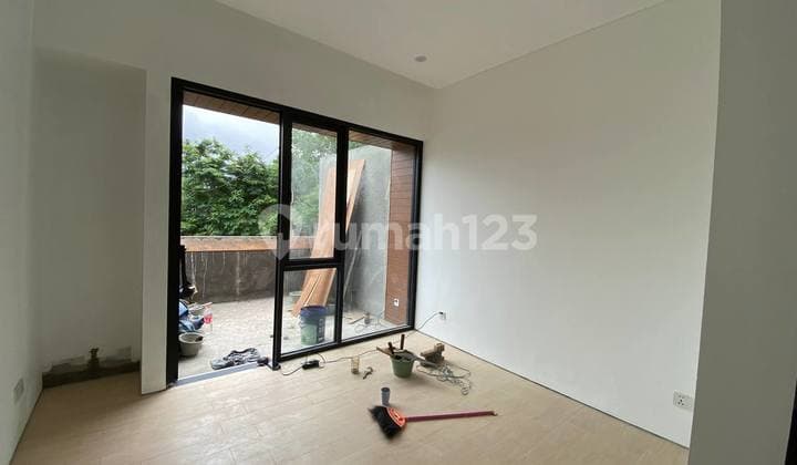 Rumah Mewah Tropis Dalam Perumahan Ekslusif Dekat Kampus Ugm Upn